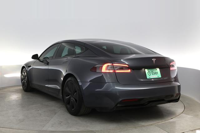 2021 Tesla Model S — photo 8 of 26
