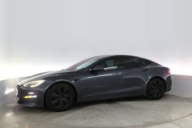 2021 Tesla Model S — photo 14 of 26