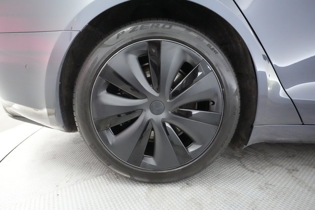 2021 Tesla Model S — photo 18 of 26