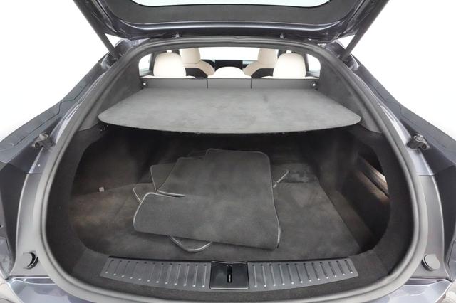 2021 Tesla Model S — photo 6 of 26