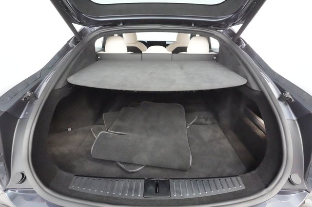 2021 Tesla Model S — photo 6 of 26