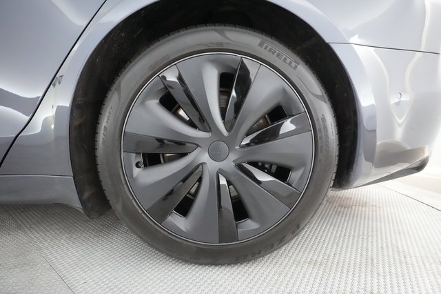 2021 Tesla Model S — photo 16 of 26