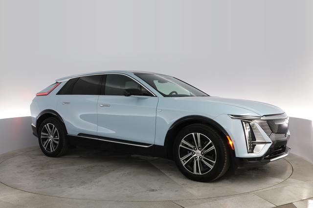 2024 Cadillac LYRIQ — photo 8 of 23