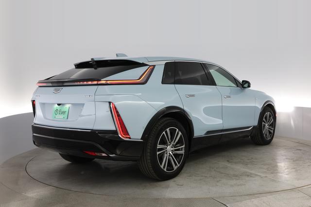2024 Cadillac LYRIQ — photo 2 of 23
