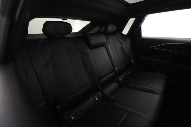 2024 Cadillac LYRIQ — photo 4 of 23