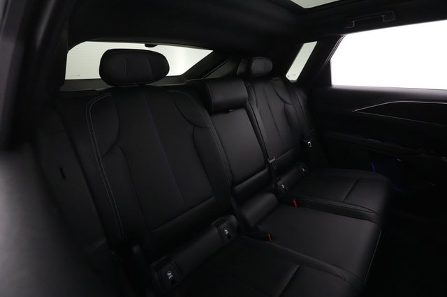 2024 Cadillac LYRIQ — photo 4 of 23