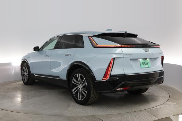 2024 Cadillac LYRIQ — photo 10 of 23