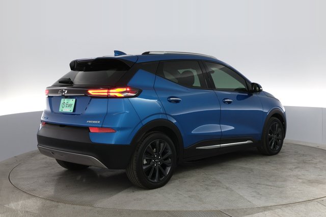2022 Chevrolet Bolt EUV — photo 2 of 35