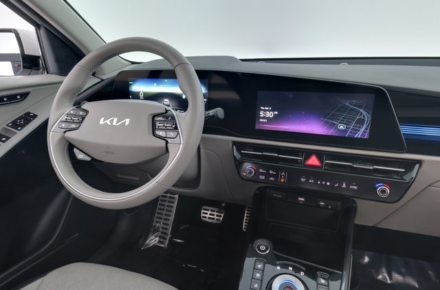 2023 Kia Niro EV — photo 3 of 56