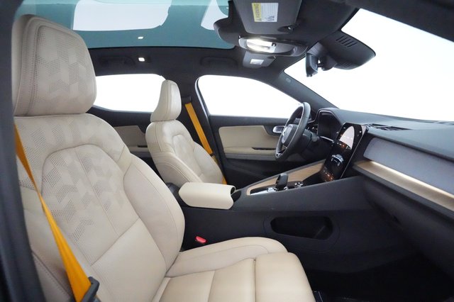 2022 Polestar 2 — photo 18 of 28