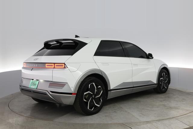 2024 Hyundai IONIQ 5 — photo 2 of 22