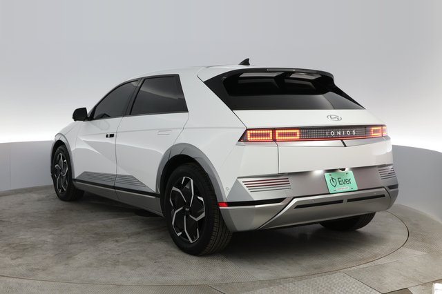 2024 Hyundai IONIQ 5 — photo 9 of 22