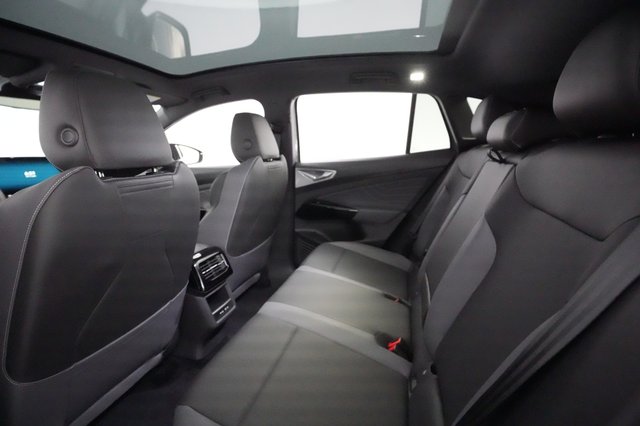 2023 Volkswagen ID.4 — photo 20 of 21