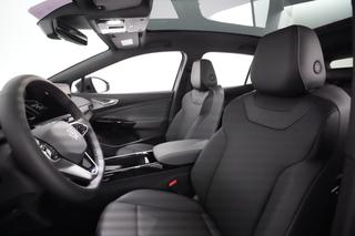 2023 Volkswagen ID.4 — photo 3 of 21