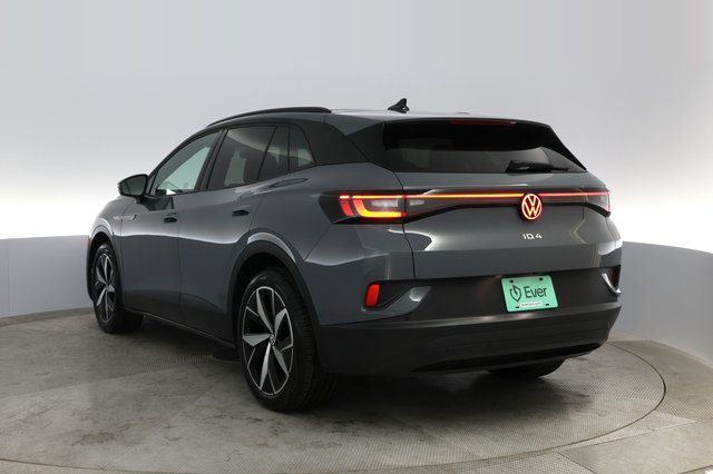 2023 Volkswagen ID.4 — photo 9 of 21