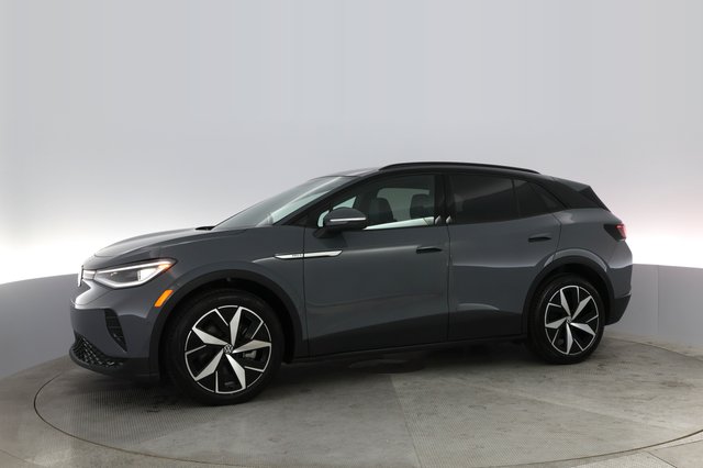 2023 Volkswagen ID.4 — photo 11 of 21