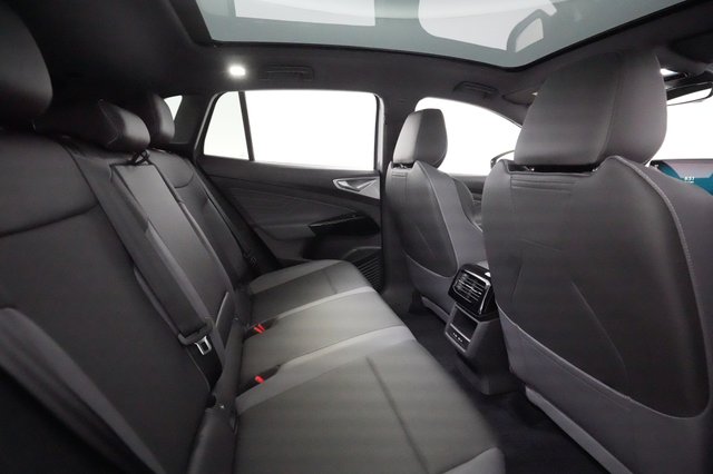 2023 Volkswagen ID.4 — photo 4 of 21