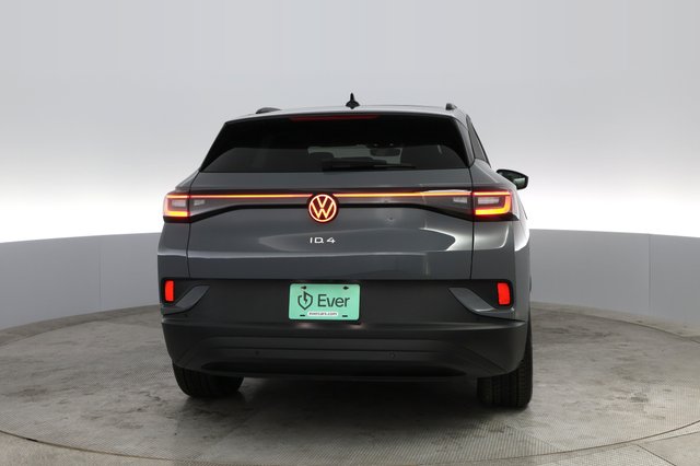 2023 Volkswagen ID.4 — photo 14 of 21