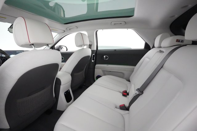 2023 Hyundai IONIQ 5 — photo 17 of 24