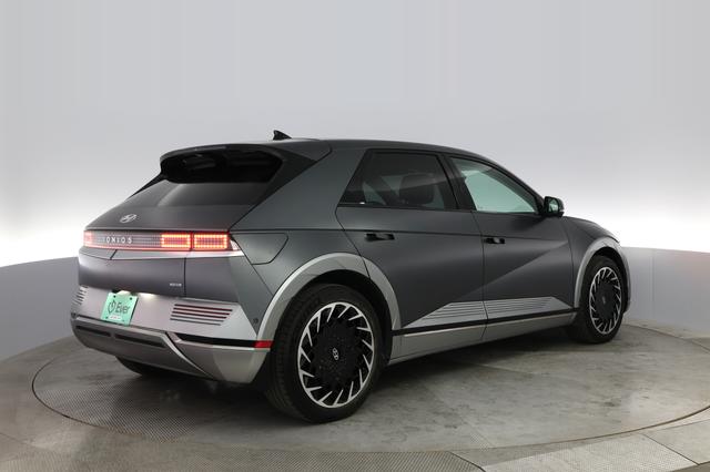 2023 Hyundai IONIQ 5 — photo 2 of 24