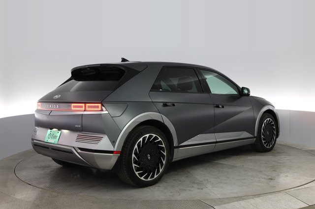 2023 Hyundai IONIQ 5 — photo 2 of 24