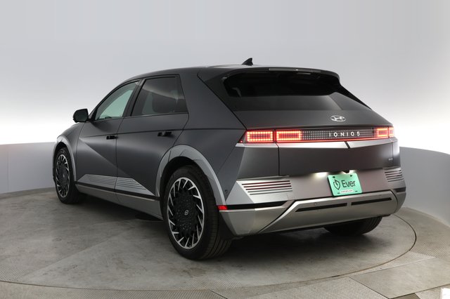 2023 Hyundai IONIQ 5 — photo 10 of 24