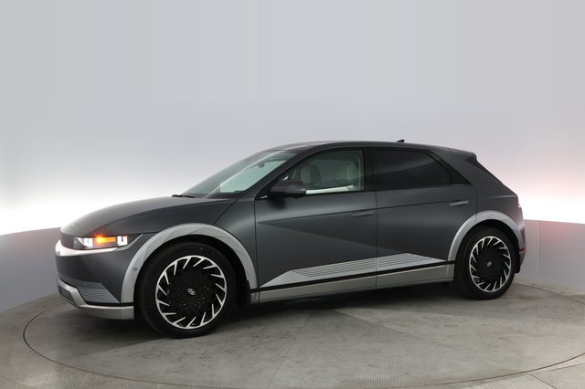 2023 Hyundai IONIQ 5 — photo 12 of 24