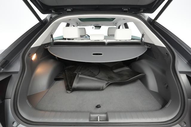 2023 Hyundai IONIQ 5 — photo 6 of 24