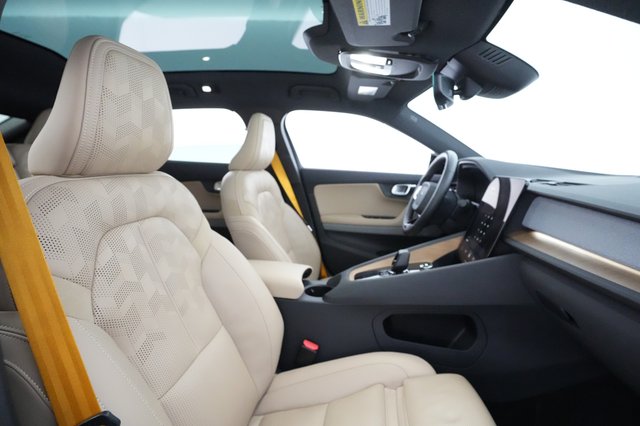 2022 Polestar 2 — photo 17 of 40