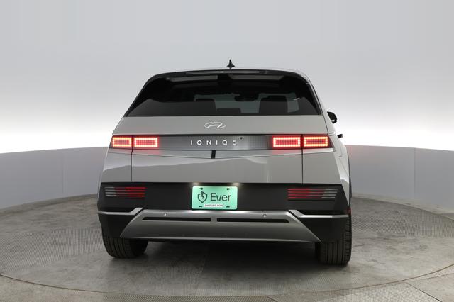 2024 Hyundai IONIQ 5 — photo 9 of 23