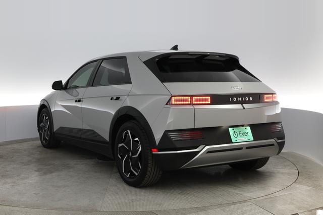 2024 Hyundai IONIQ 5 — photo 10 of 23