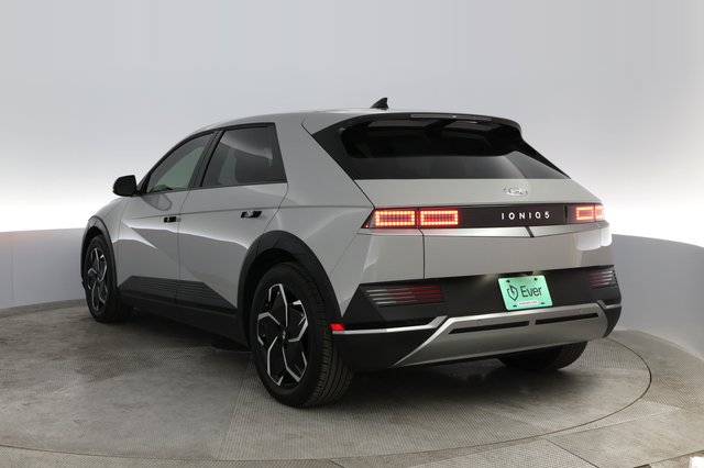 2024 Hyundai IONIQ 5 — photo 10 of 23
