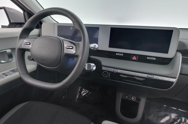 2024 Hyundai IONIQ 5 — photo 3 of 23