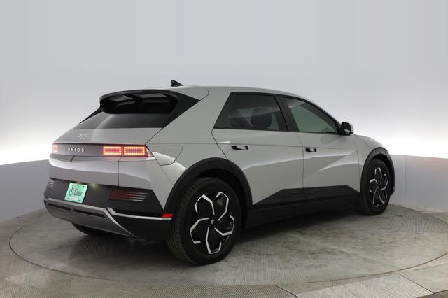 2024 Hyundai IONIQ 5 — photo 2 of 23