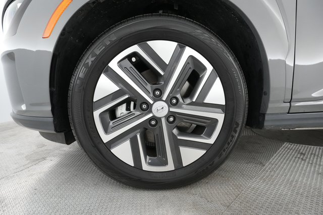 2023 Hyundai Kona — photo 7 of 24