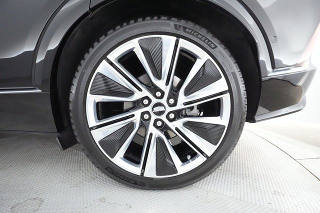 2023 Cadillac LYRIQ — photo 15 of 22