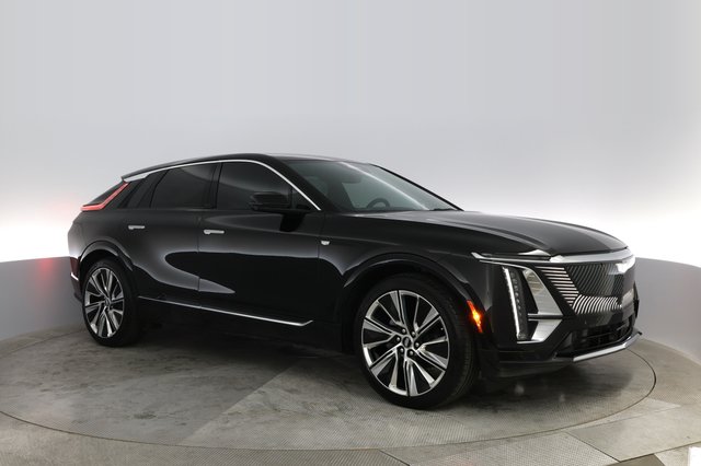 2023 Cadillac LYRIQ — photo 12 of 22