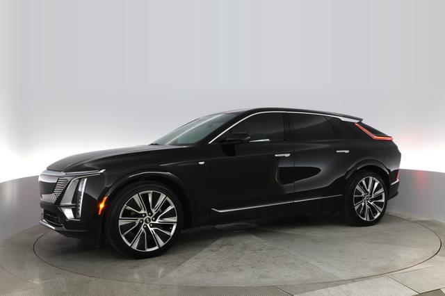 2023 Cadillac LYRIQ — photo 10 of 22