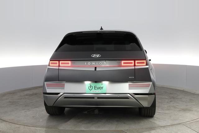 2022 Hyundai IONIQ 5 — photo 9 of 51