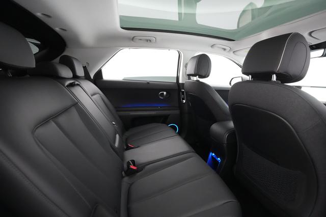 2022 Hyundai IONIQ 5 — photo 4 of 51