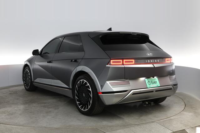 2022 Hyundai IONIQ 5 — photo 10 of 51