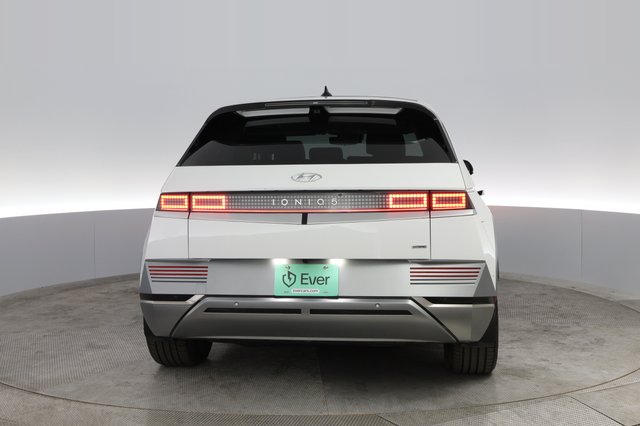 2024 Hyundai IONIQ 5 — photo 14 of 22