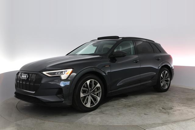 2021 Audi e-tron — VIN WA1LAAGE3MB040692