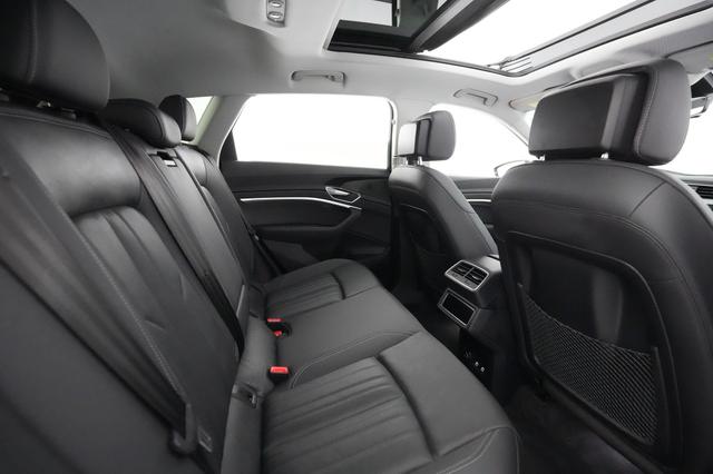 2021 Audi e-tron — photo 4 of 24