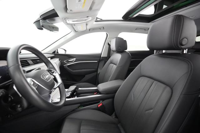 2021 Audi e-tron — photo 3 of 24