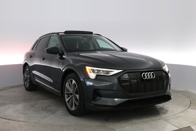 2021 Audi e-tron — photo 12 of 24