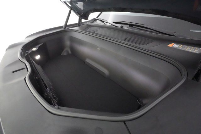 2022 Rivian R1S — photo 24 of 32