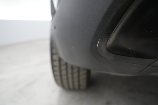 2022 Rivian R1S — photo 27 of 32
