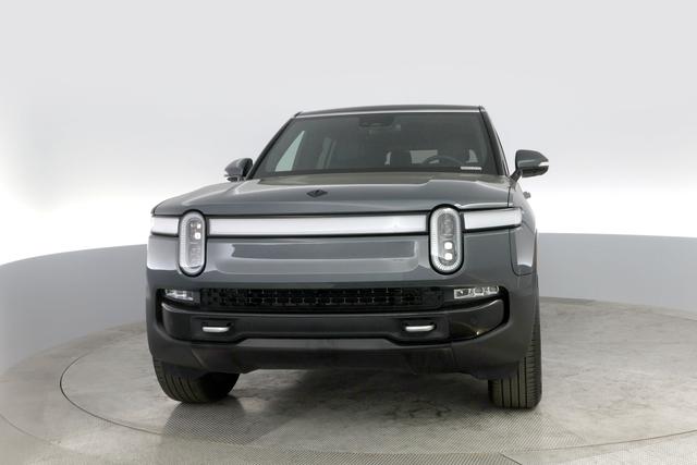2022 Rivian R1S — photo 9 of 32