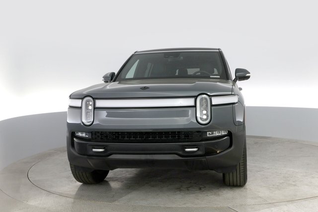 2022 Rivian R1S — photo 9 of 32